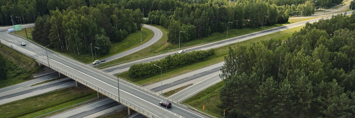 Motorväg korsning Moottoritie risteys