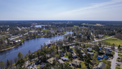 Flygbild från Nykarleby. Lentokuva Uudestakaarlepyystä.